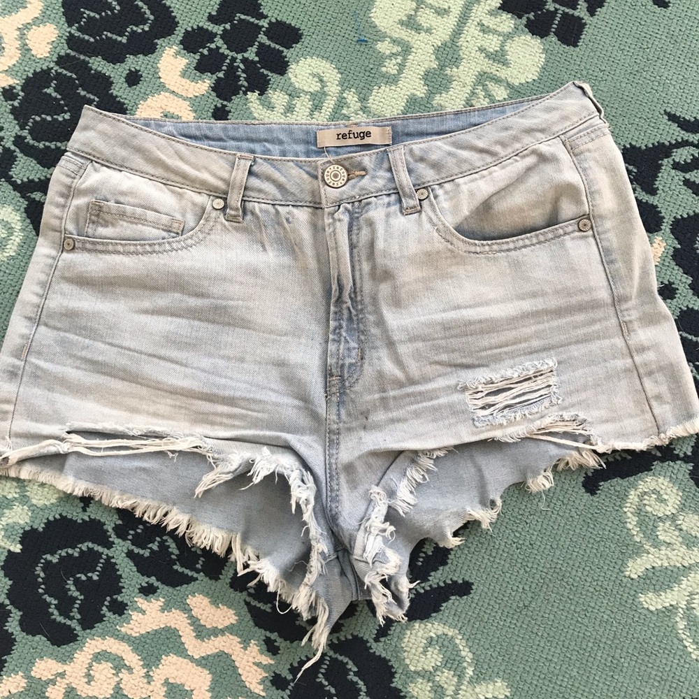 Refuge Cut Off Shorts